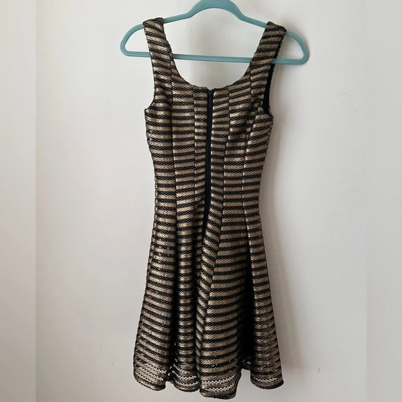 Topshop Textured Skater Dress - Size 2 - NWT - Picture 10 of 13